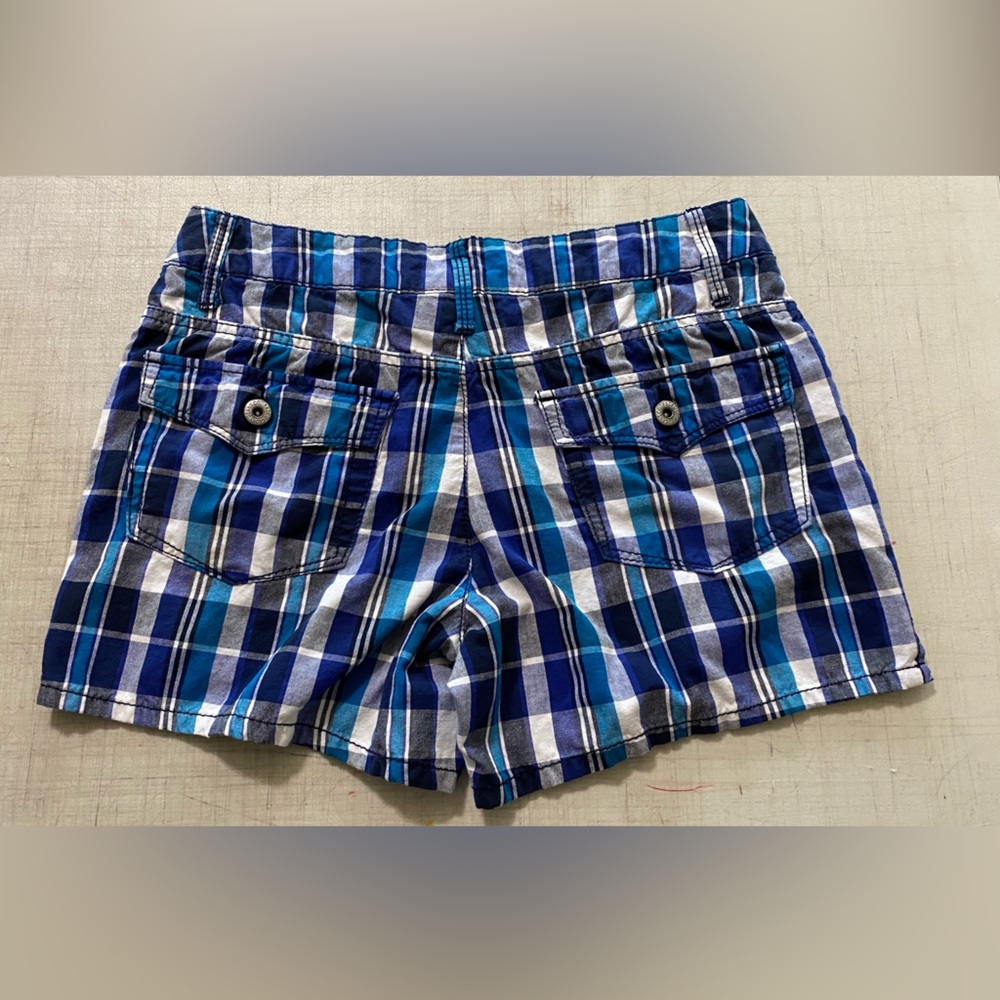 Faded glory, NWOT Blue and White Jean Shorts Casual Style washed, but never worn - Picture 2 of 5